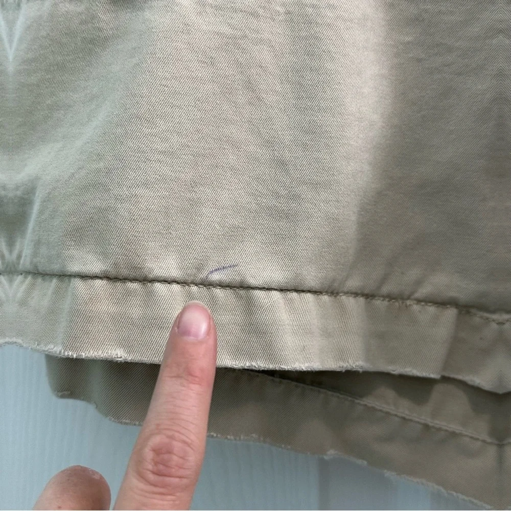 Old Navy Women's Size 10 Chino Khaki Flat Front Shorts - Picture 3 of 14